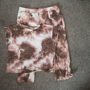 Women’s Lounge Wear Top and Bottoms